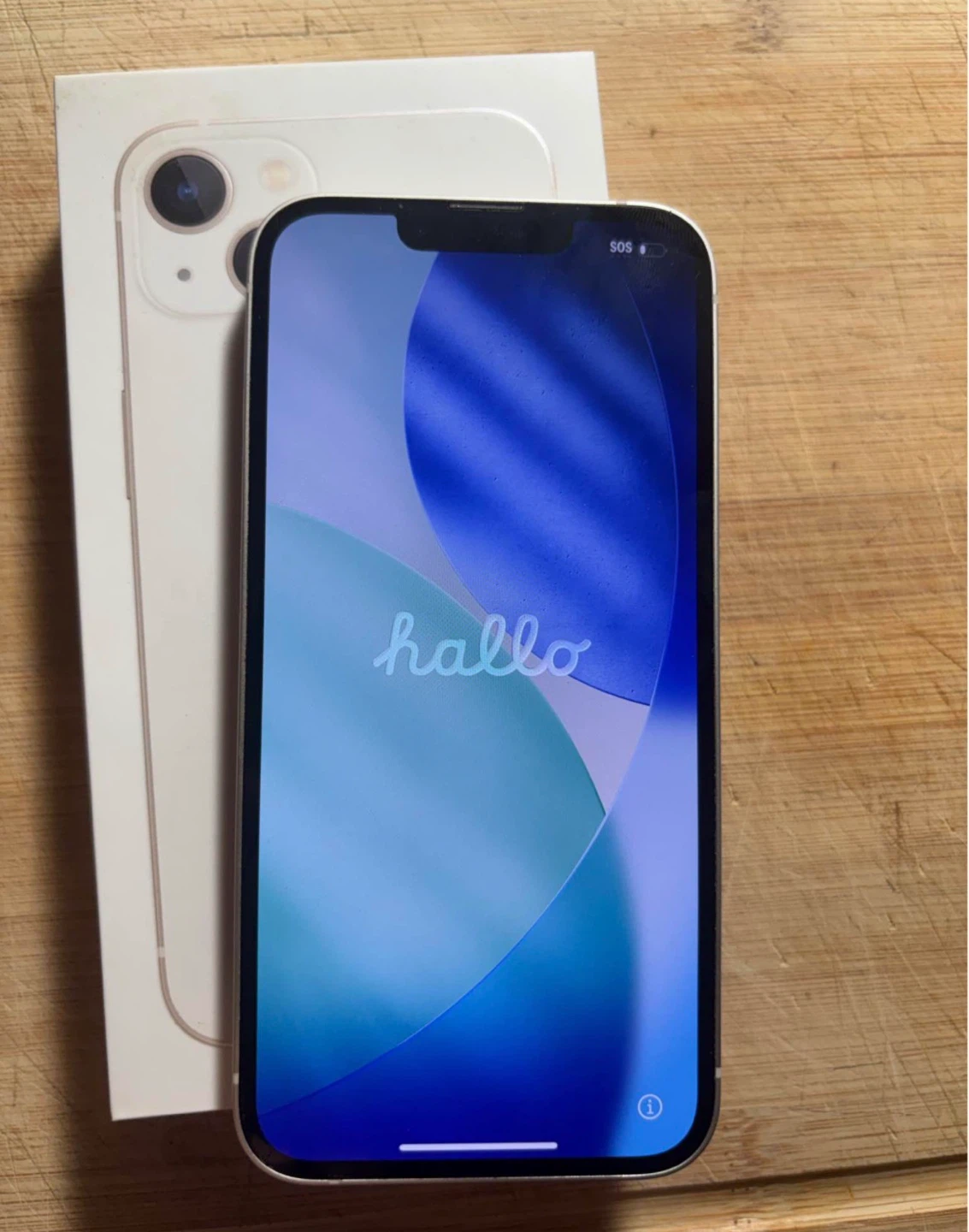 Apple iPhone 13 - White
