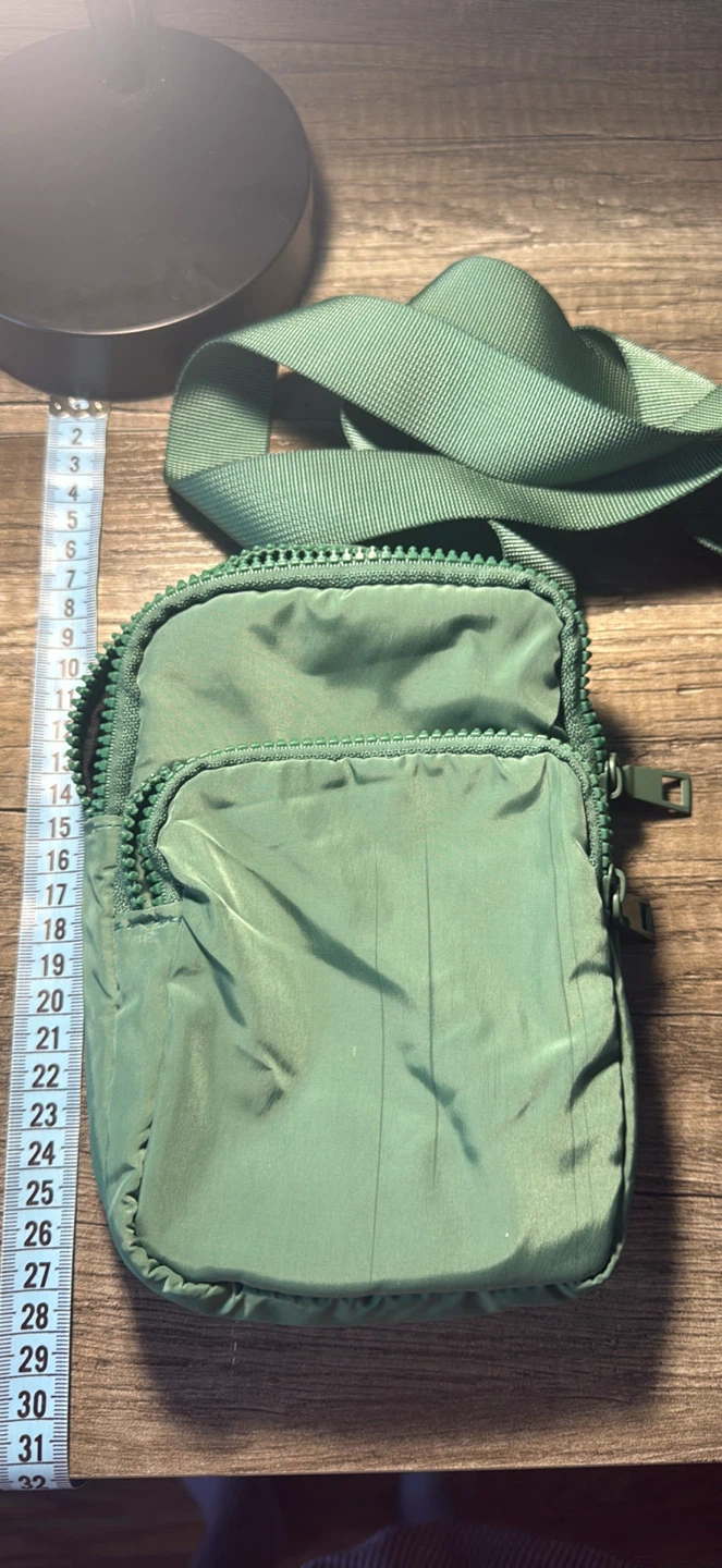 Small cross body bag green