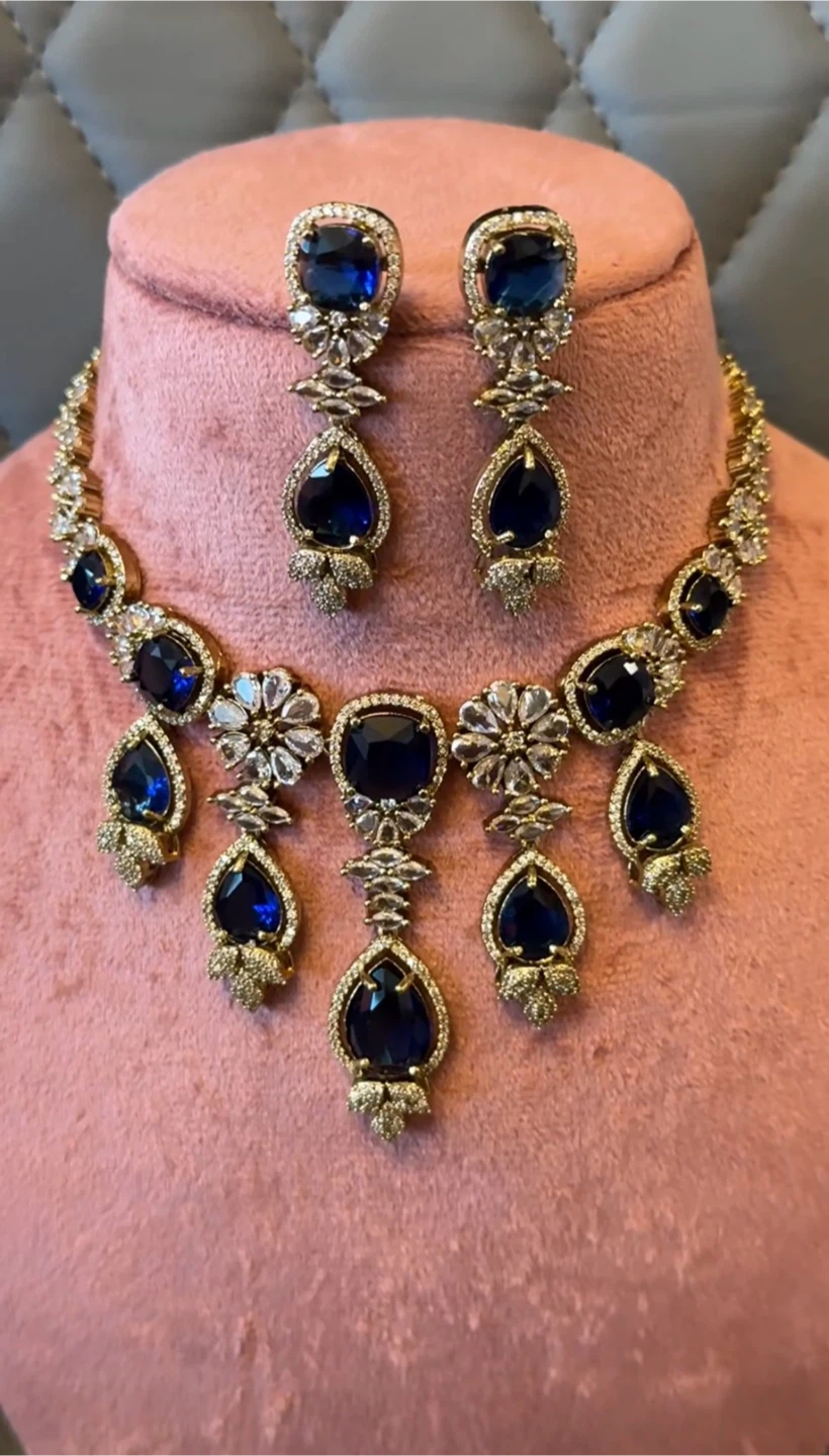 Jewellery Set - Necklace and Earrings - photo 4