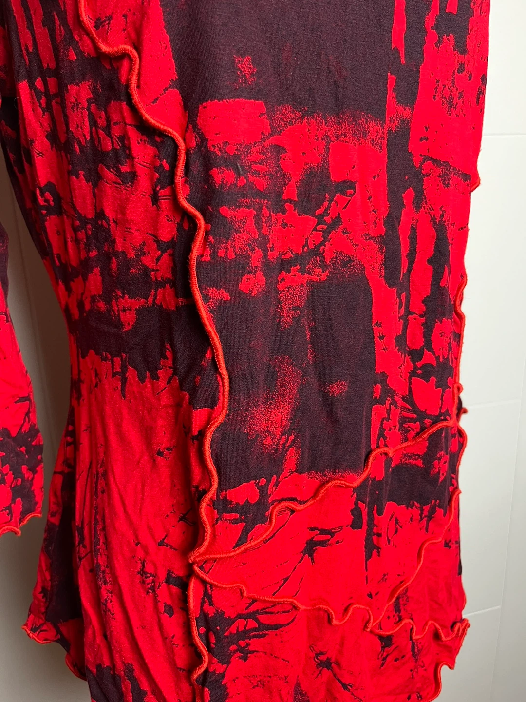 Babs Vancouver Red & Black Abstract Print Tunic Top - photo 3