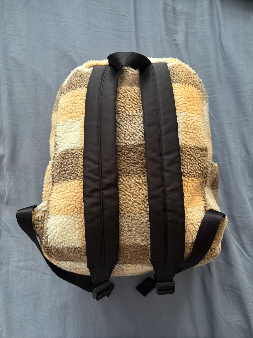 BAPE Baby Milo Sherpa Fur Medium Backpack (SS25 Cracker Khaki) - photo 2