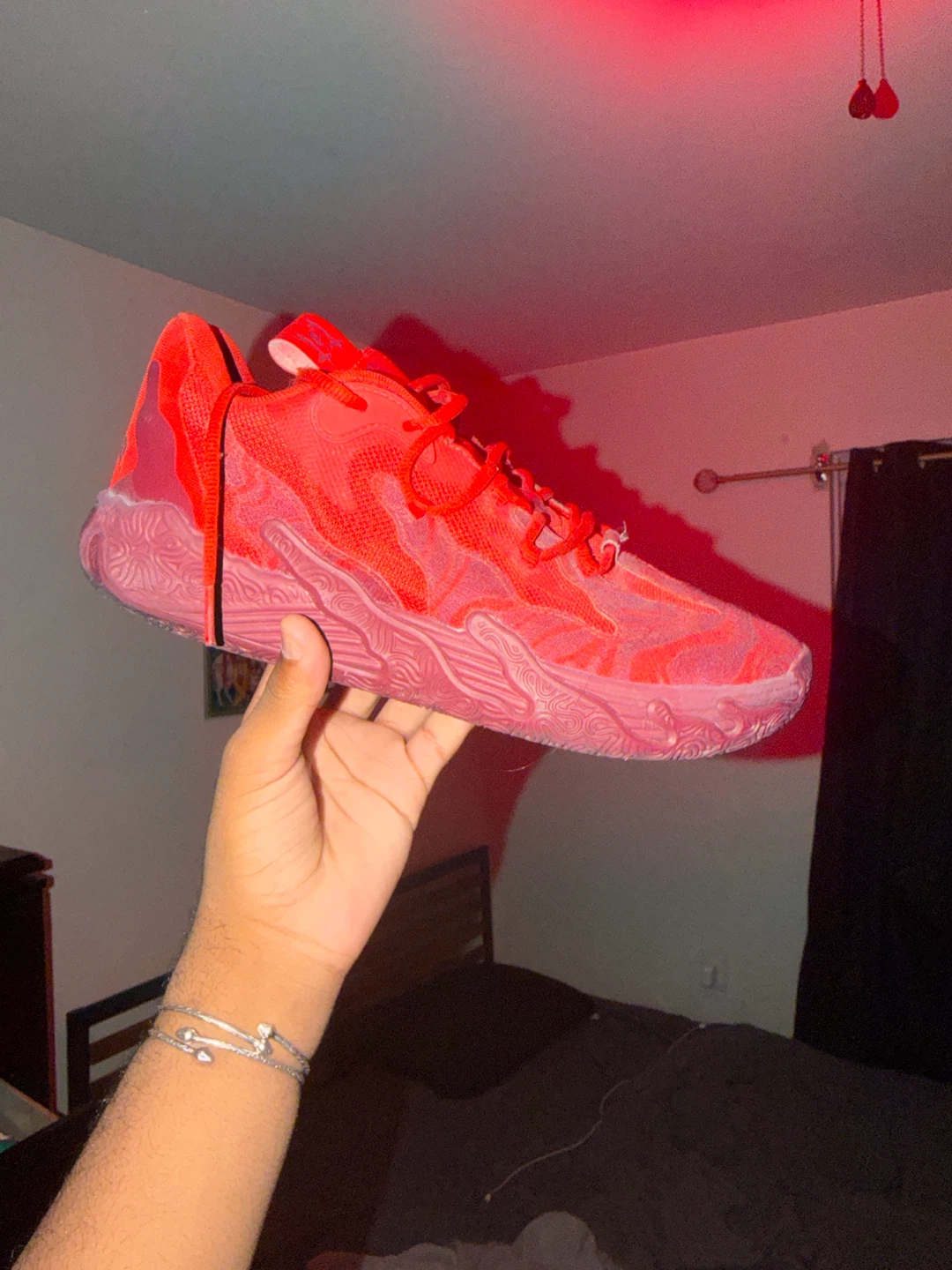 Red lamelo ball size 9