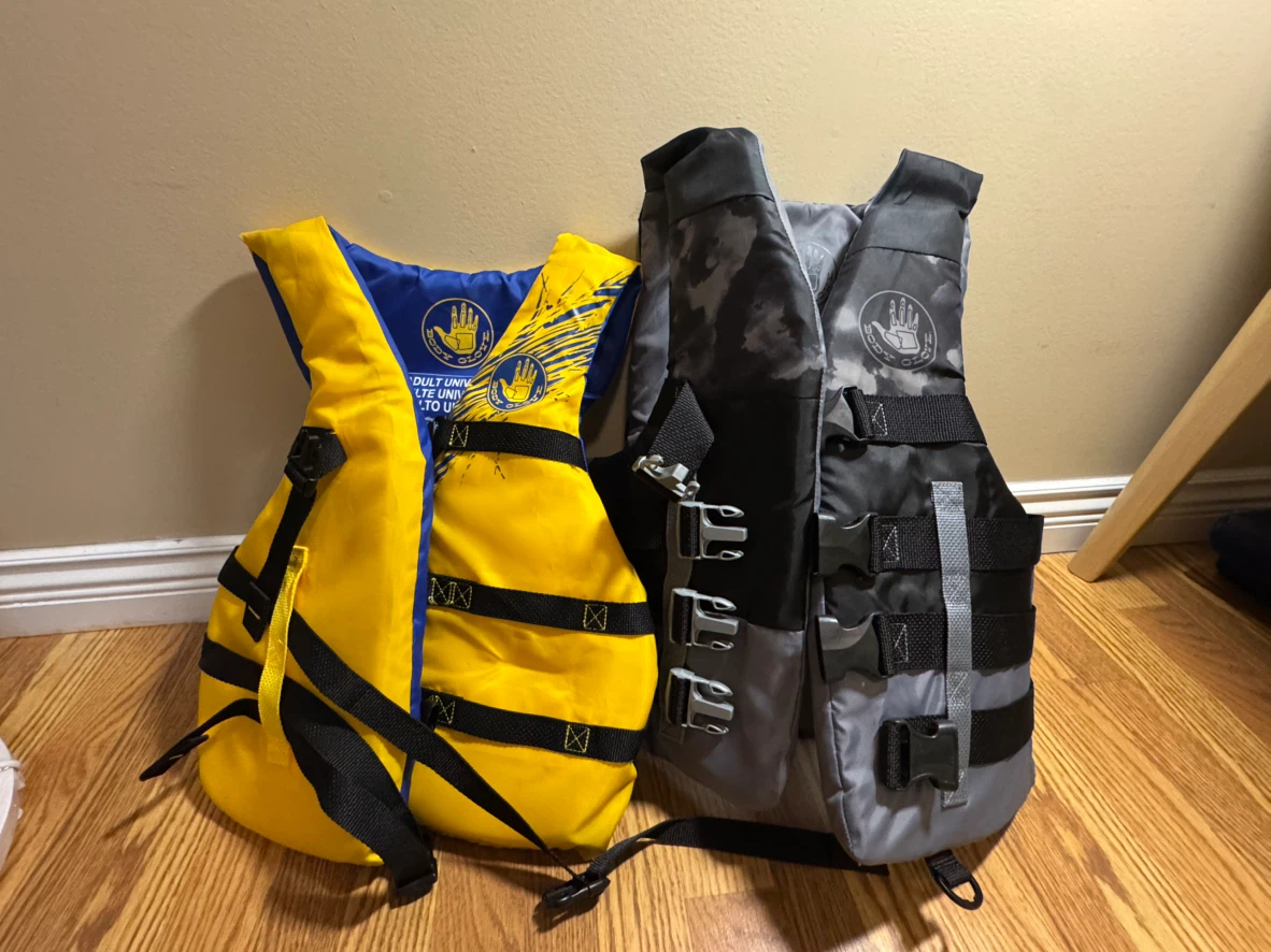 Body Glove Adult Life Jackets set of 2