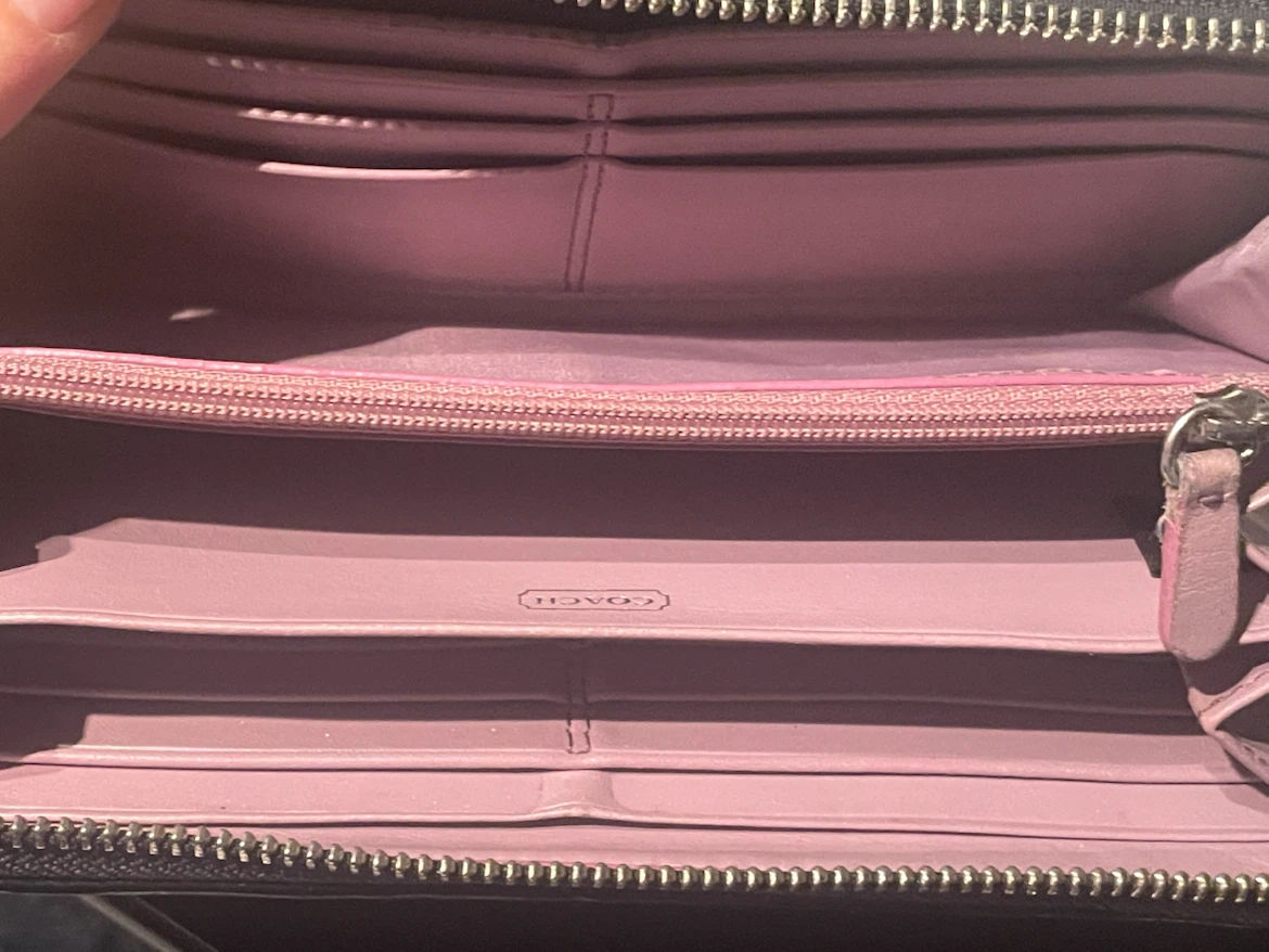 NWOT Coach Zip Around Wallet - photo 2