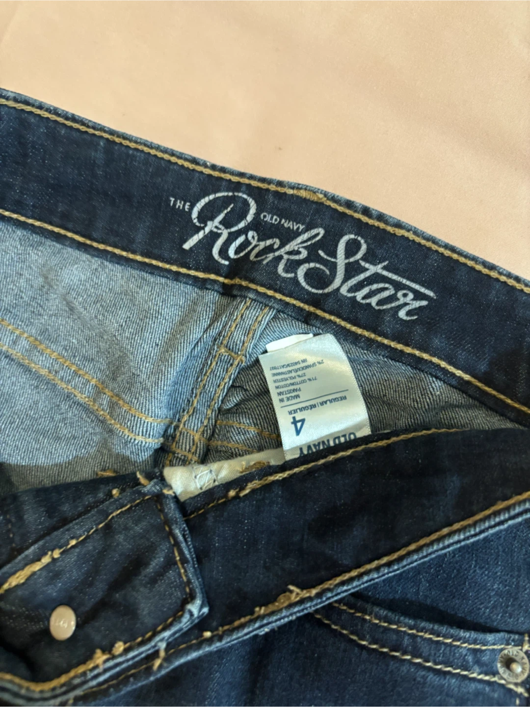 Size 4 Old Navy The Rock Star Jeans - photo 3