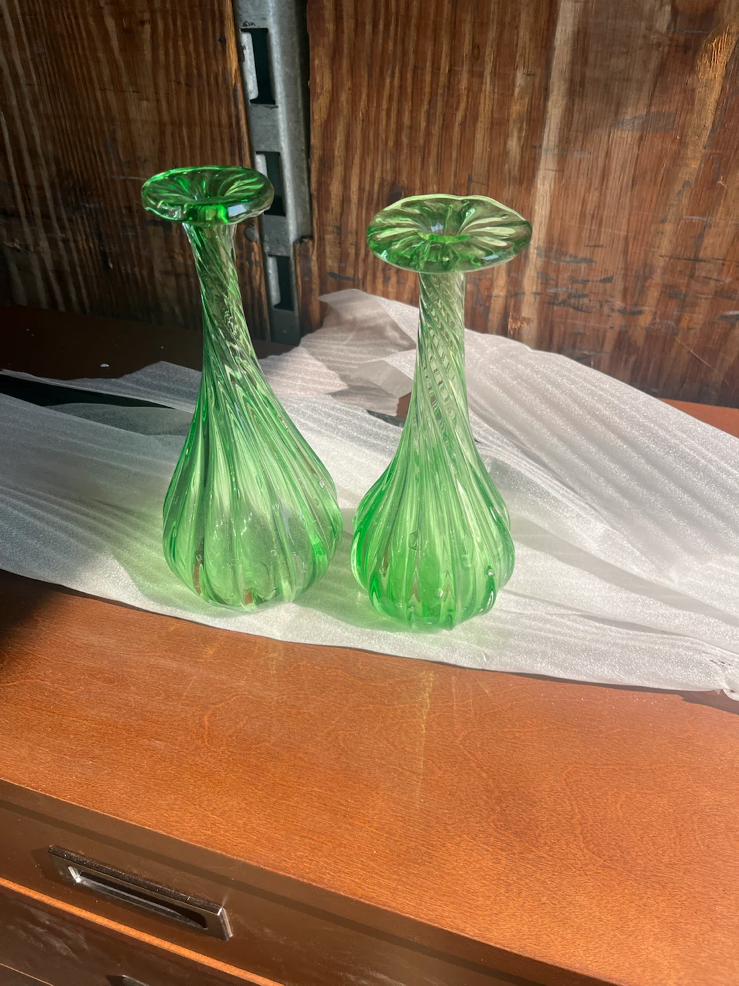 Pair of Green Glass Vases $5 each or 4 for $10 - photo 3