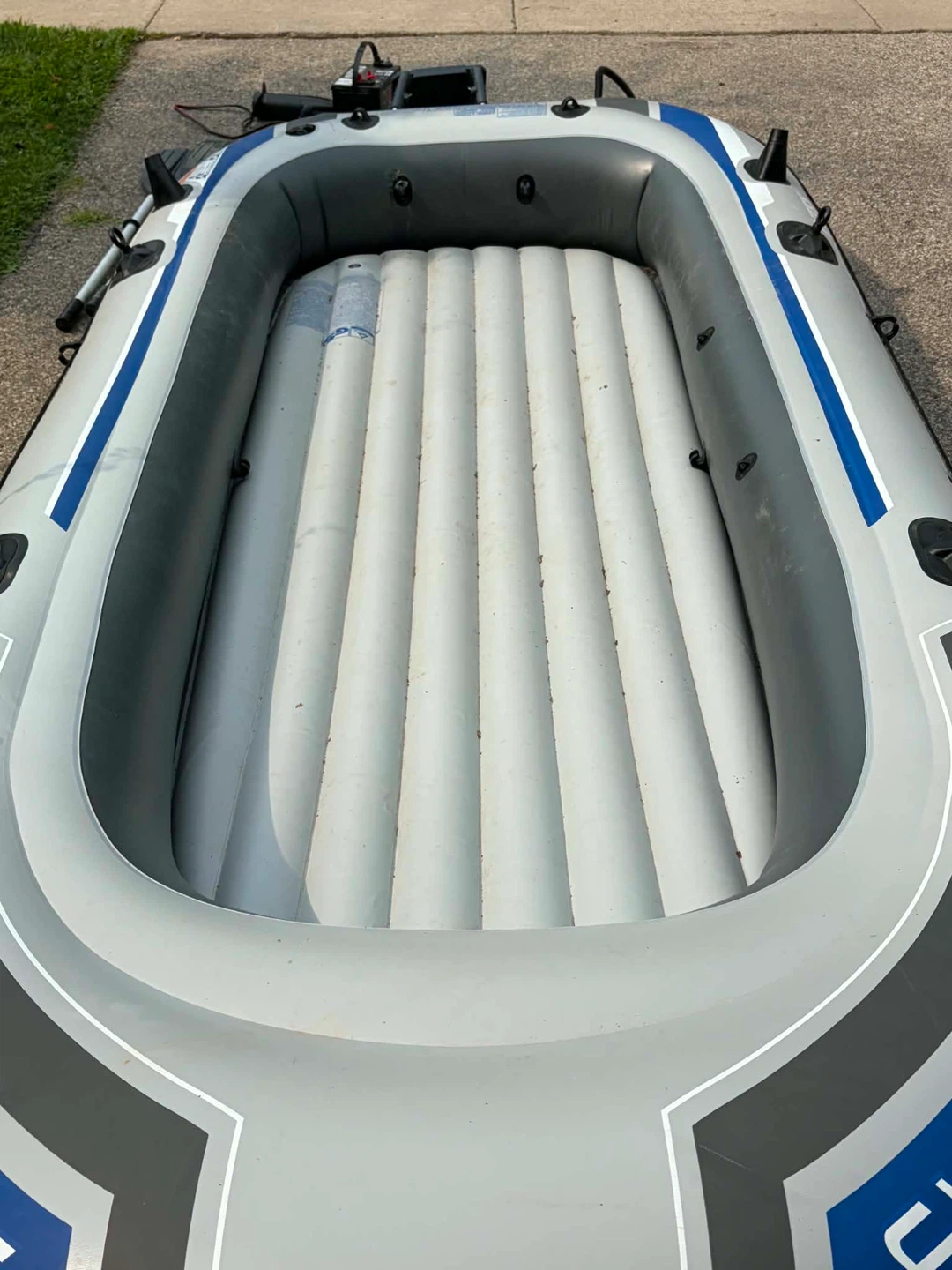 Excursion 5 person inflatable boat - photo 2