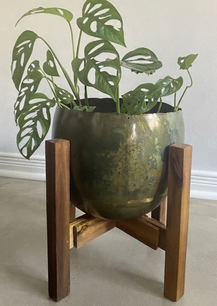 Adjustable Wooden Plant Stand