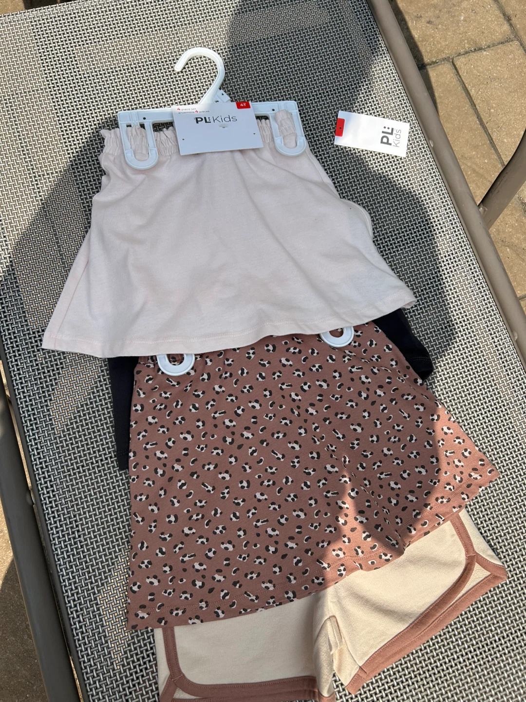 BRAND NEW GIRLS 4 PIECE SET SIZE 4T (SEE LISTING)
