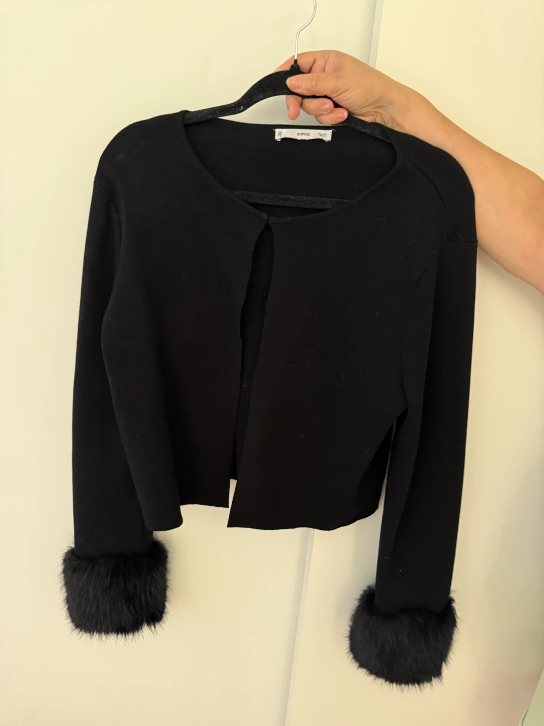 Black Cardigan with Faux Fur Cuffs - MANGO