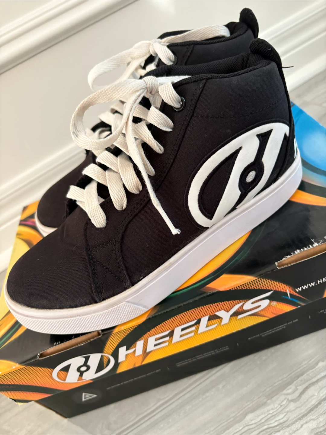 Heelys Black Mid-Top Shoes