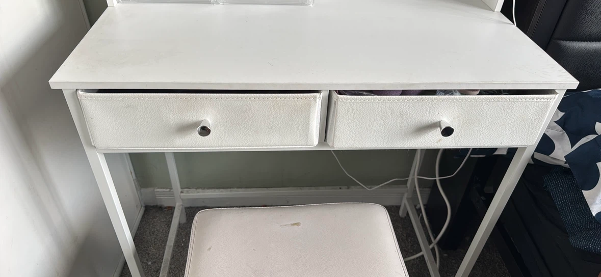 White Vanity Desk with Light-Up Mirror and Stool - photo 5