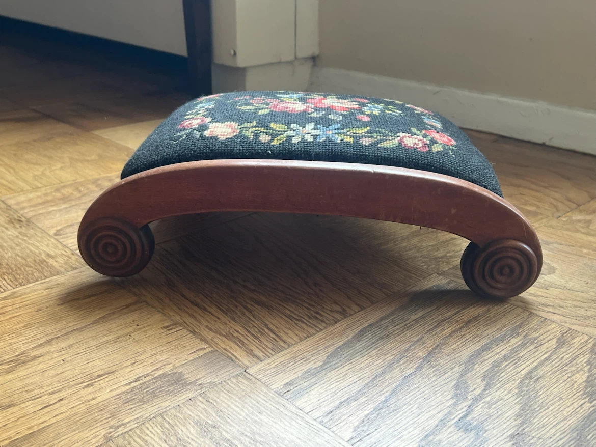 Vintage Needlepoint Footstool Ottoman - photo 2