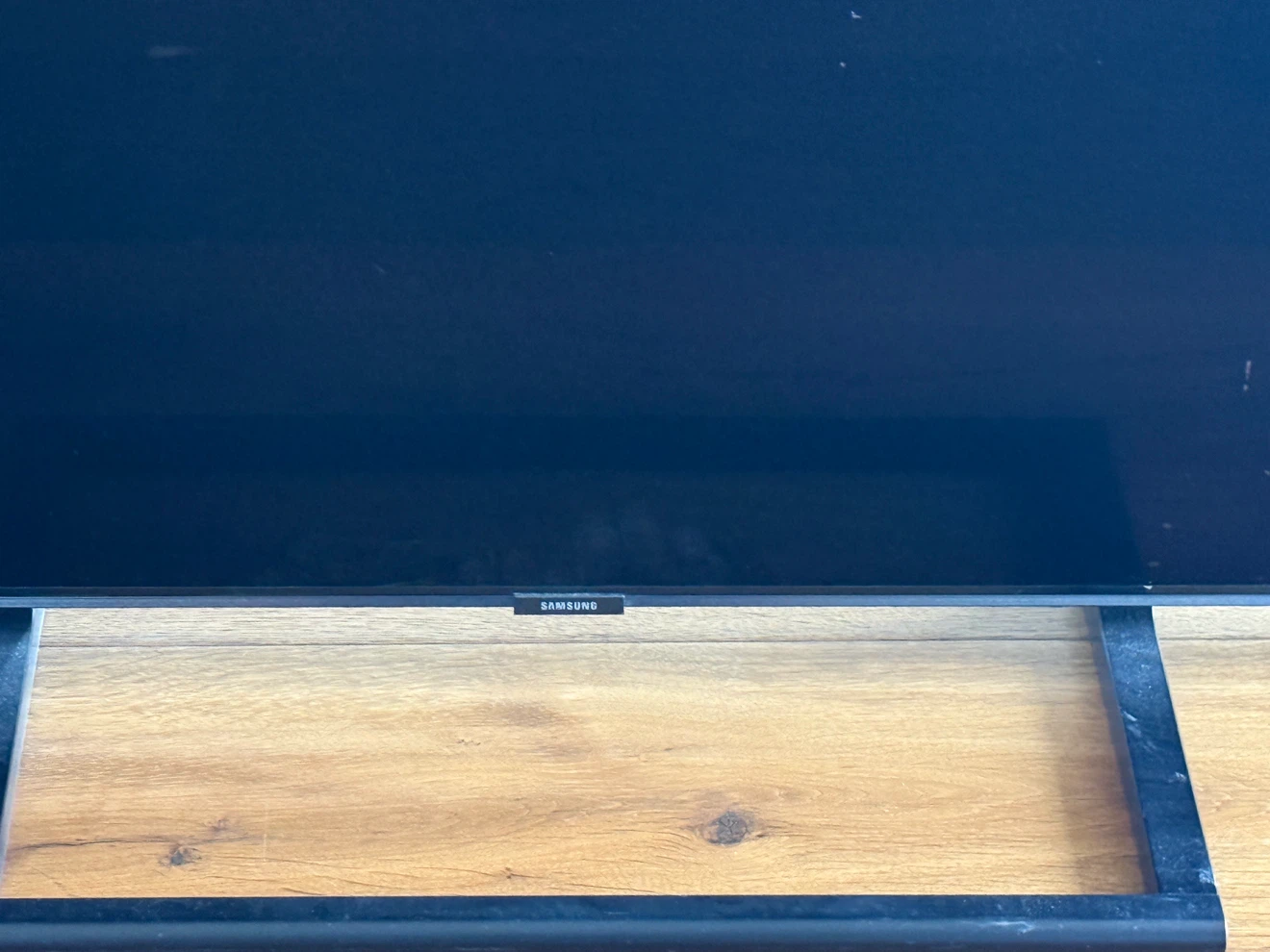Samsung TV with Stand - photo 2