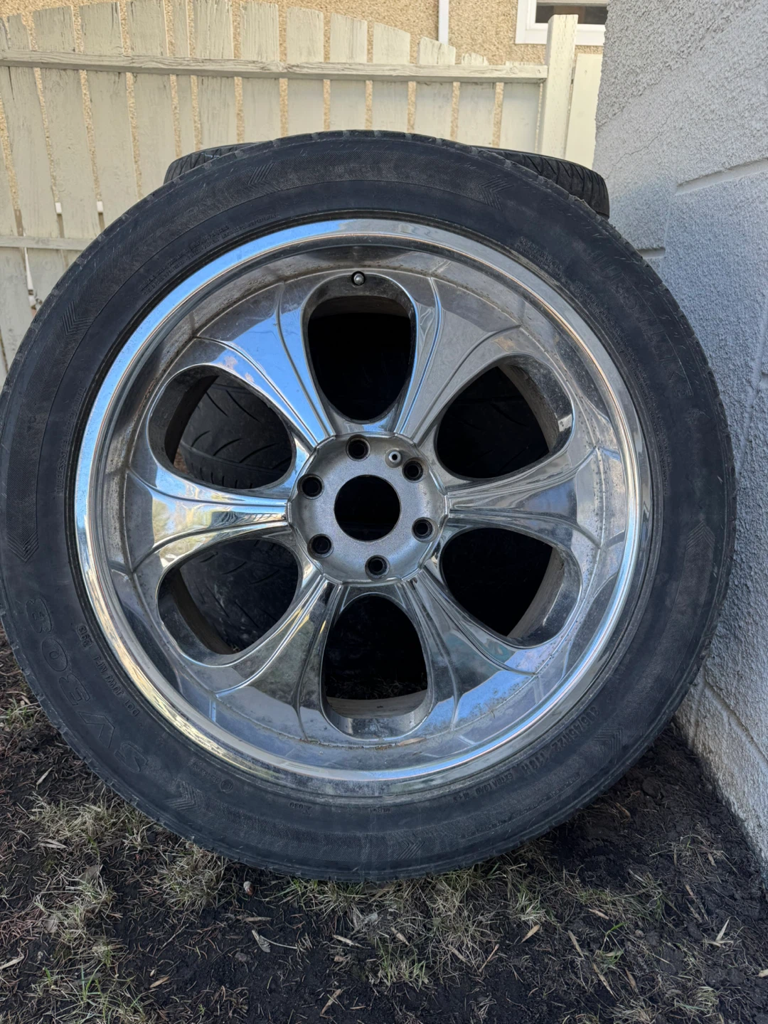 22” Chrome Wheels / Rims – 6x139.7