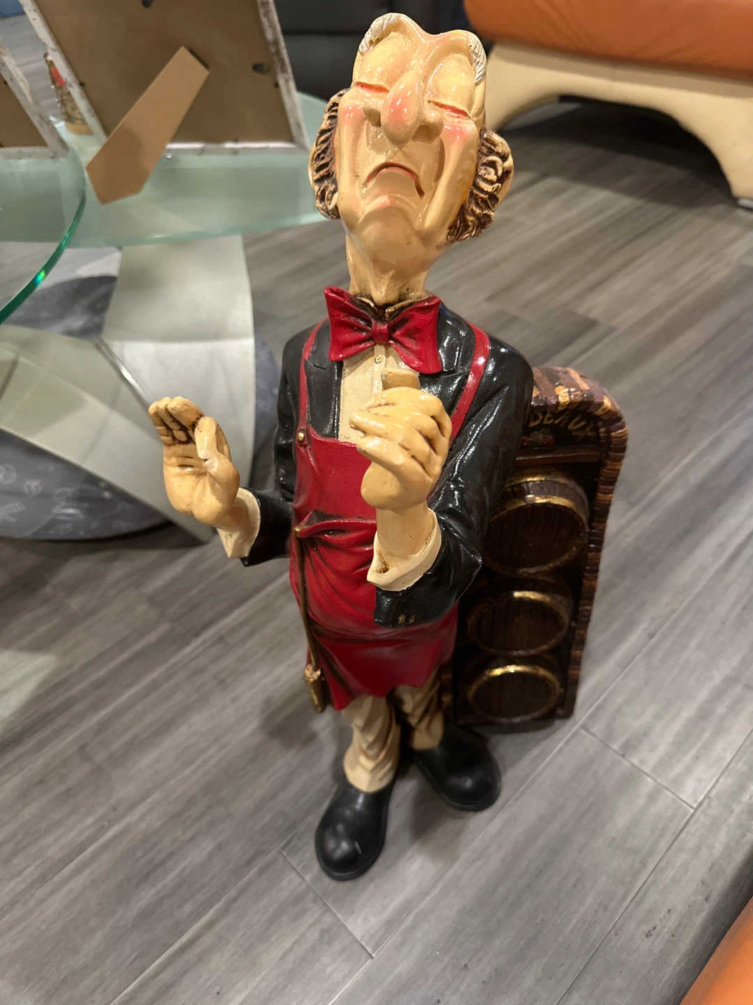 Wine Bottle l Figurine