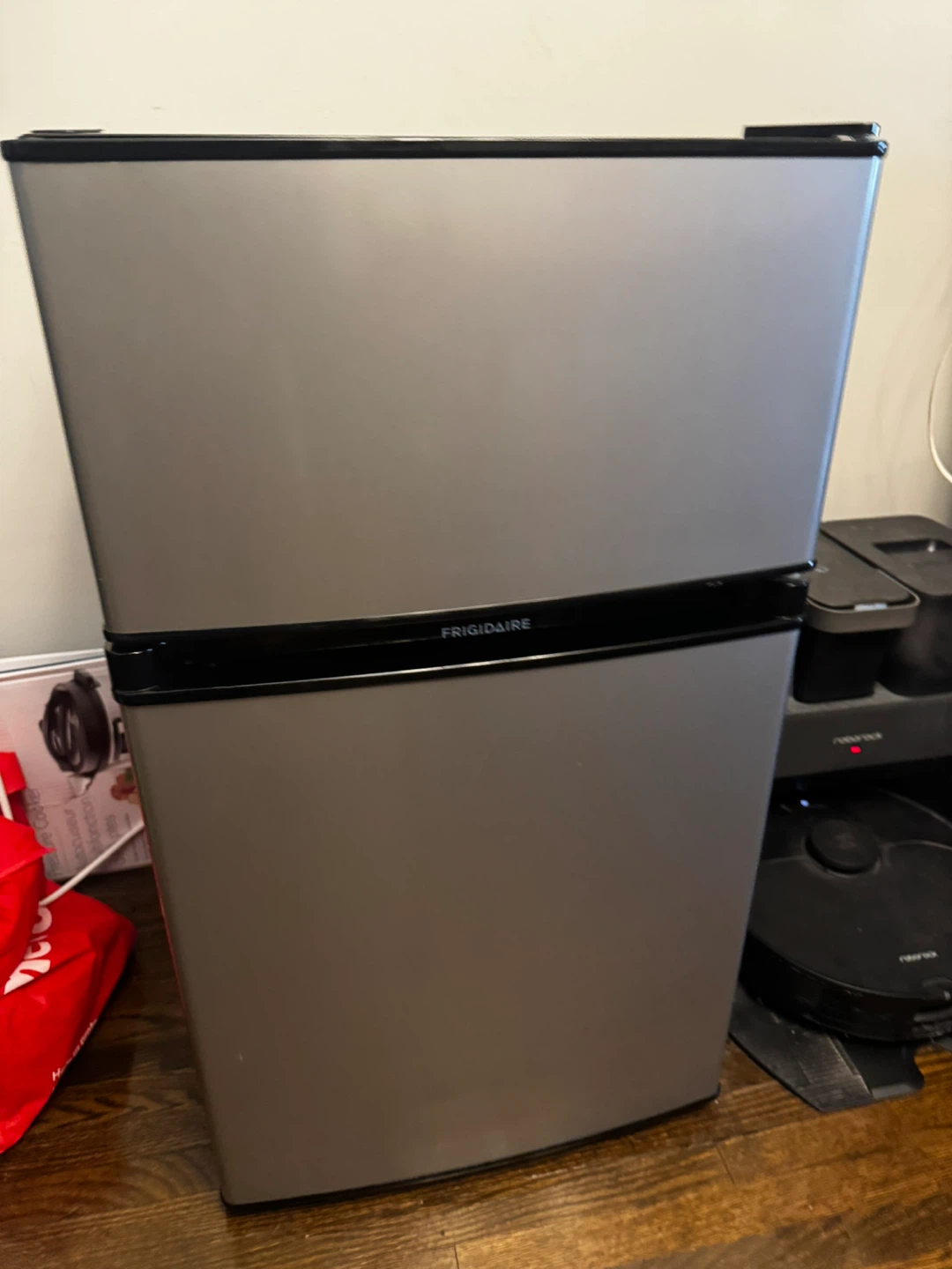 Frigidaire Mini Fridge - photo 4
