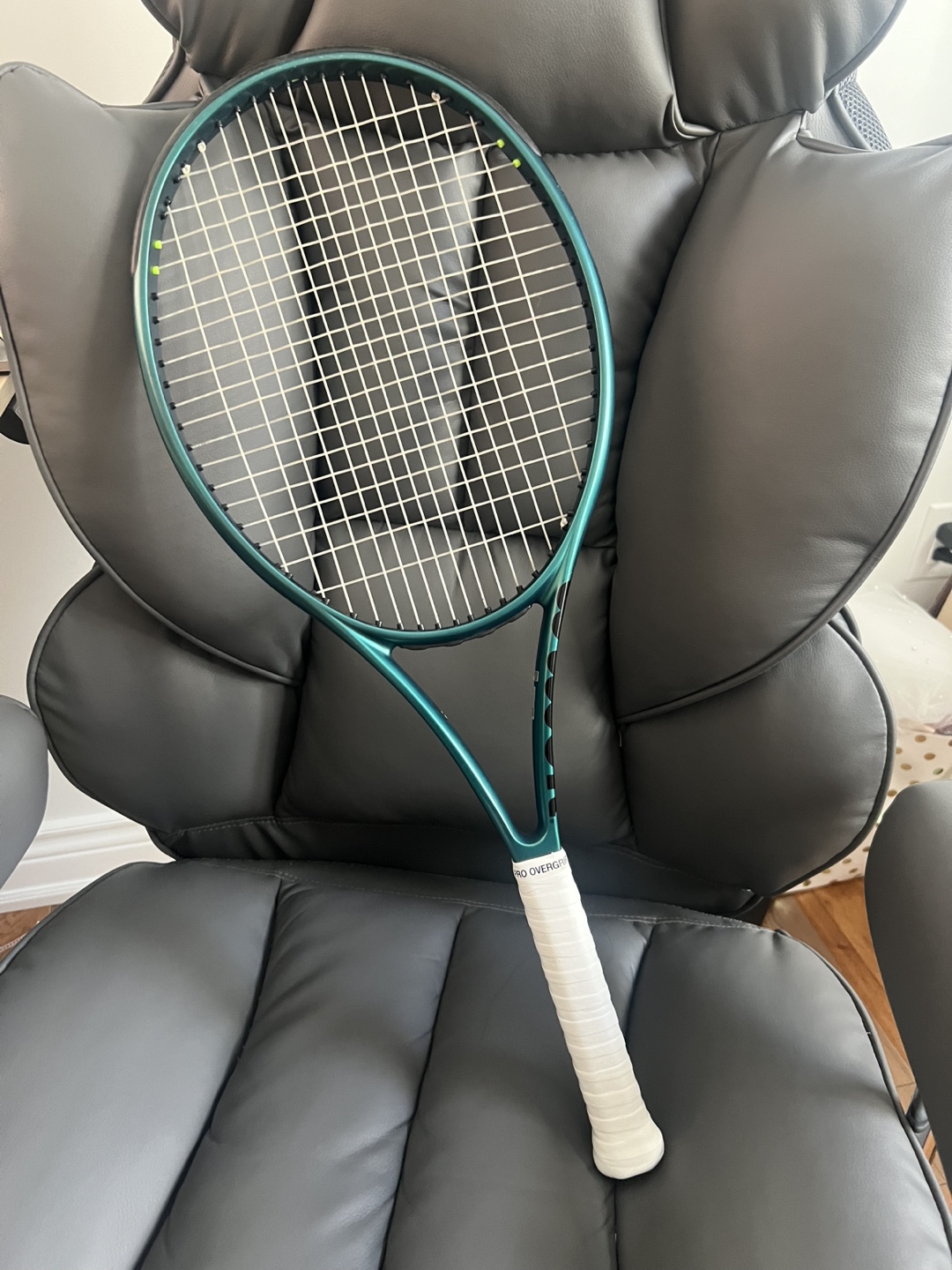 Blade 100L V9 Tennis Racquet