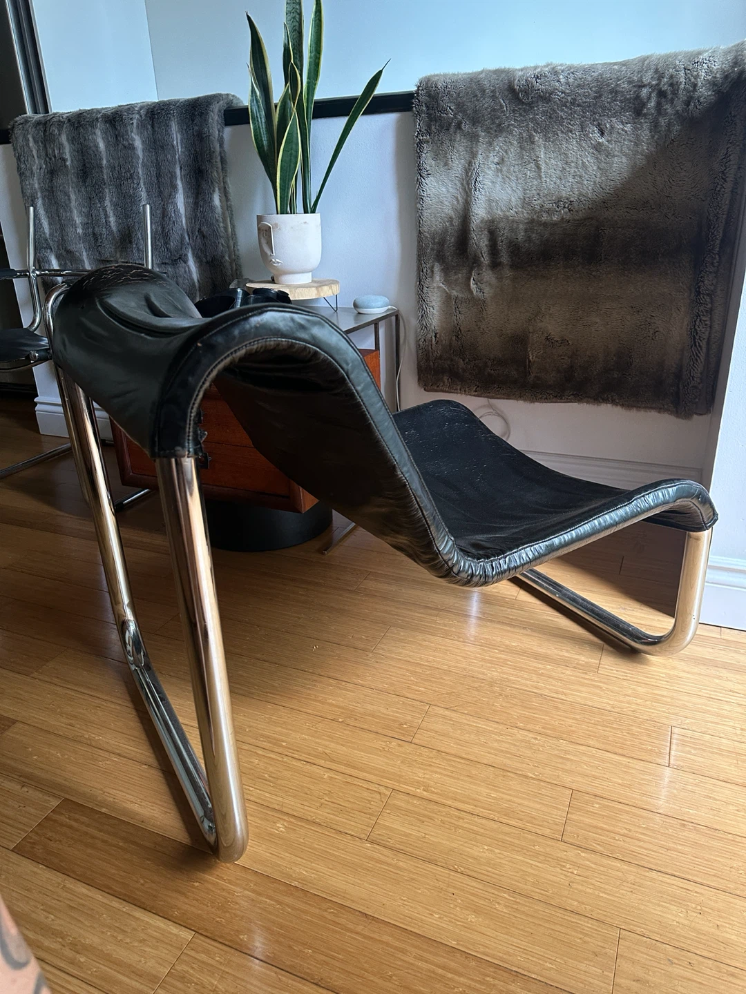 VINTAGE CHROME TUBULAR NLACK LEATHER SLIMG LOUNGE CHAIR MCM - photo 2