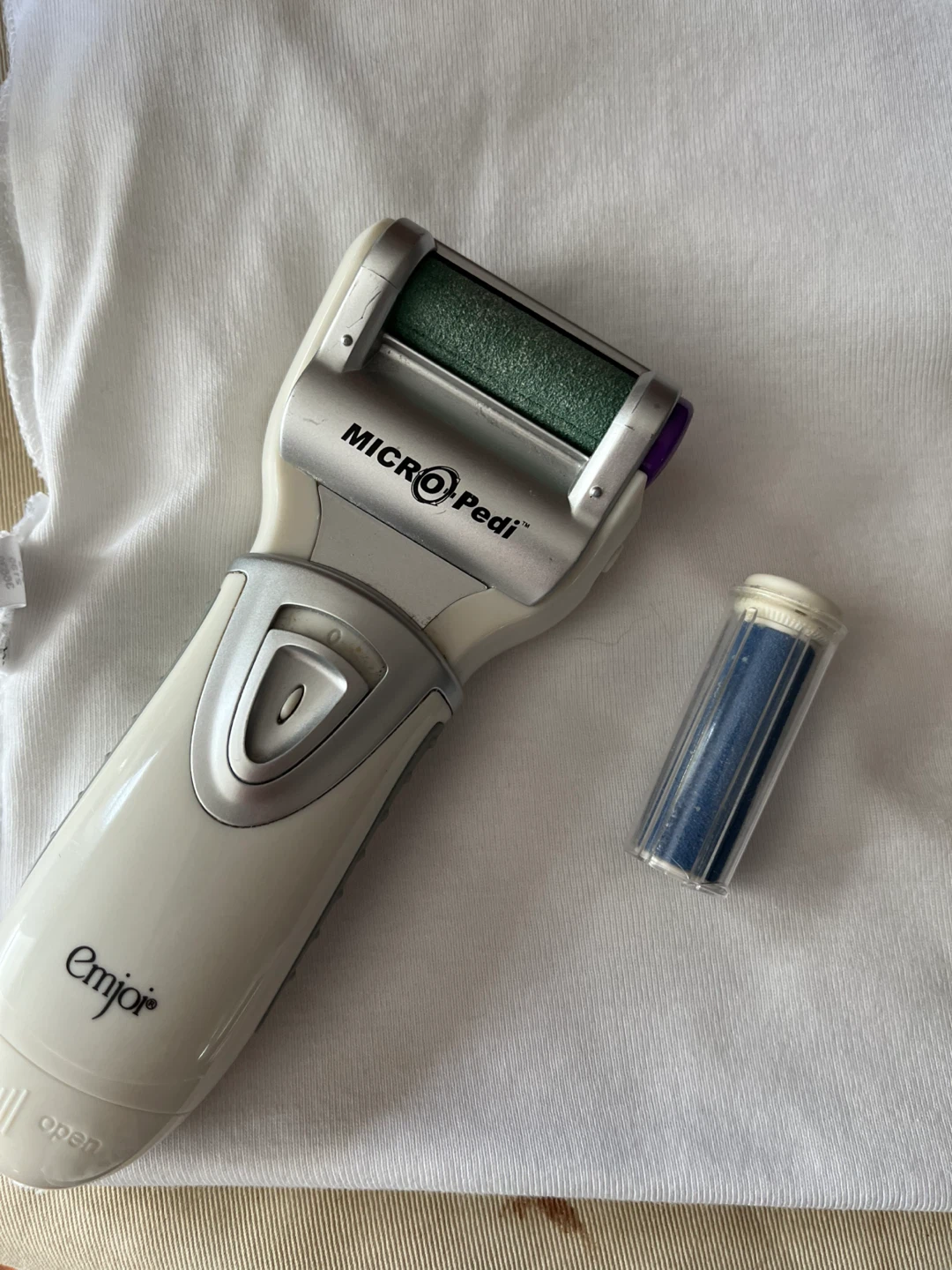 Emjoi Micro-Pedi Callus Remover ( have video if wanted)