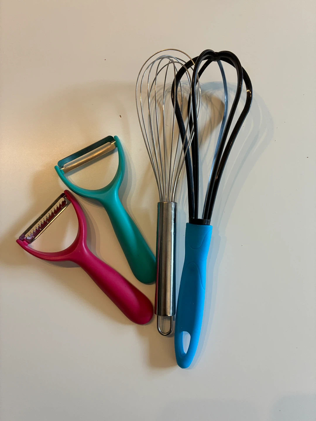 Kitchen Utensil Set - Peelers and Whisks