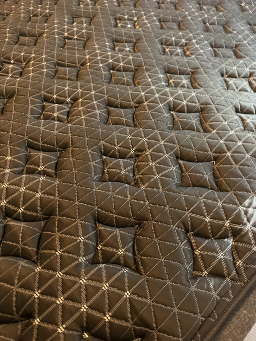 Helix Sunset Elite King Mattress Like New / Excellent Condition - photo 2