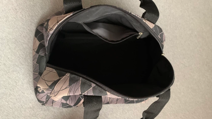 B Monogram Argyle Pattern Medium Sizes Handbag - photo 3