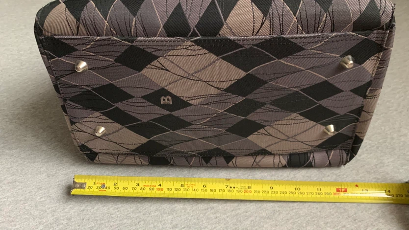 B Monogram Argyle Pattern Medium Sizes Handbag - photo 4