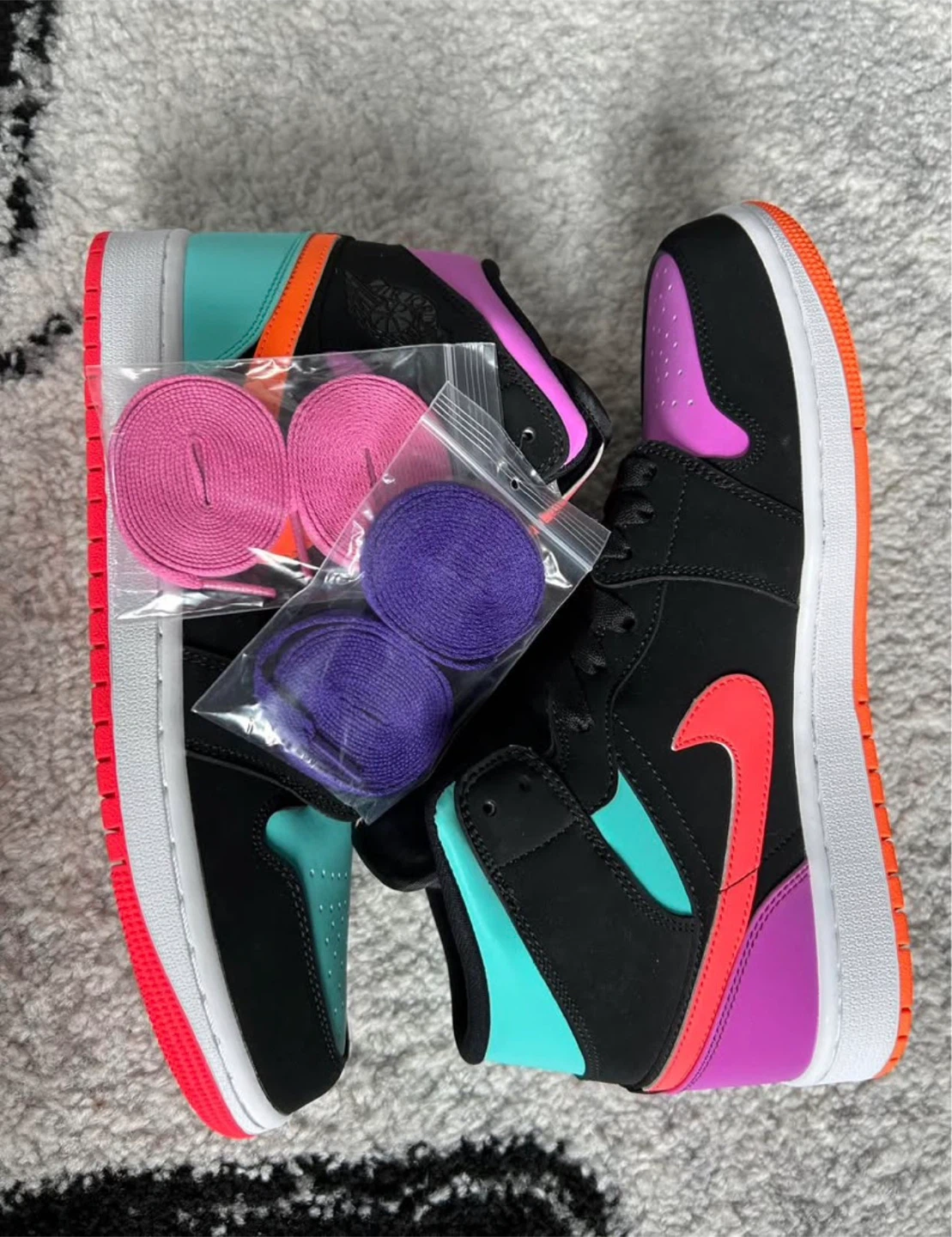 Air Jordan 1 Mid Multi-Color - Size US 9 Men