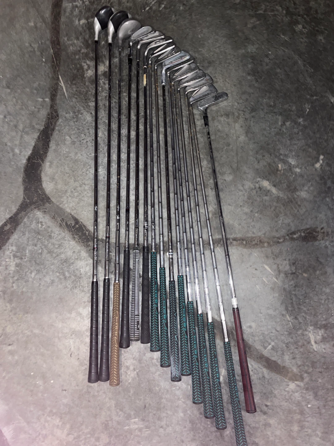Assorted Golf Club Set