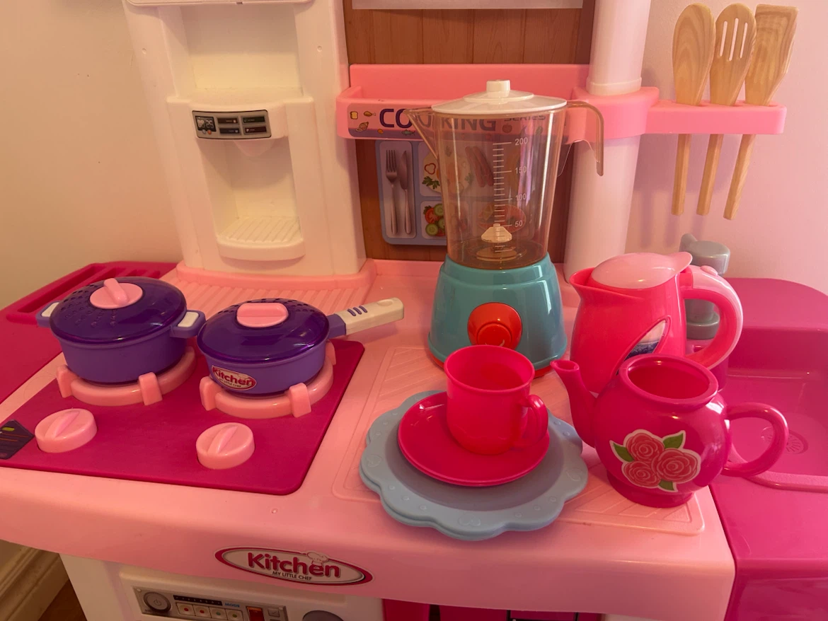 Small Toy Kitchen - photo 2