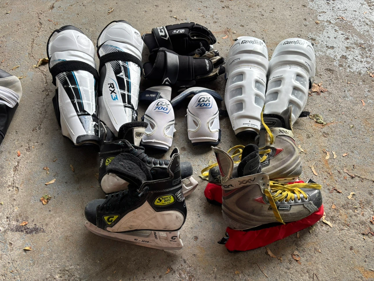 Hockey Equipment Set - Skates, Gloves, Pads