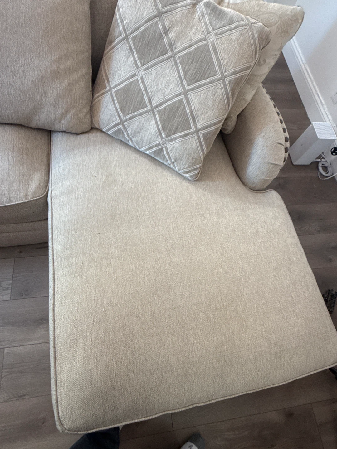Sectional Sofa with Chaise - photo 4