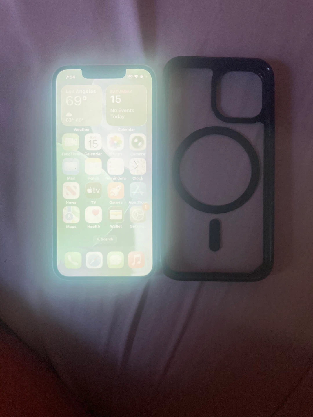 Apple iPhone 13 mini with Case *SIM UNLOCKED* display issue - photo 2