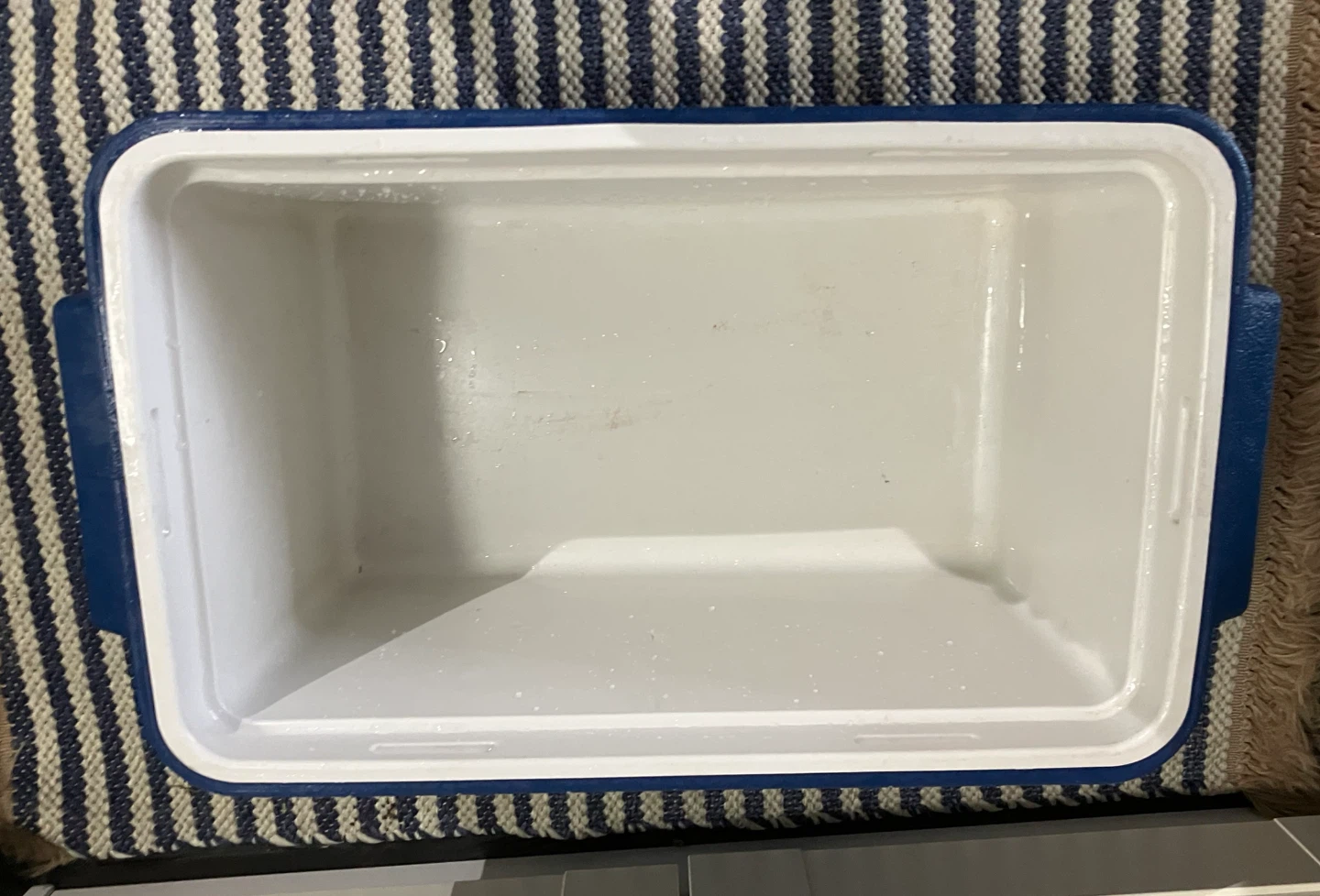 Coleman PolyLite 34 Cooler - photo 3