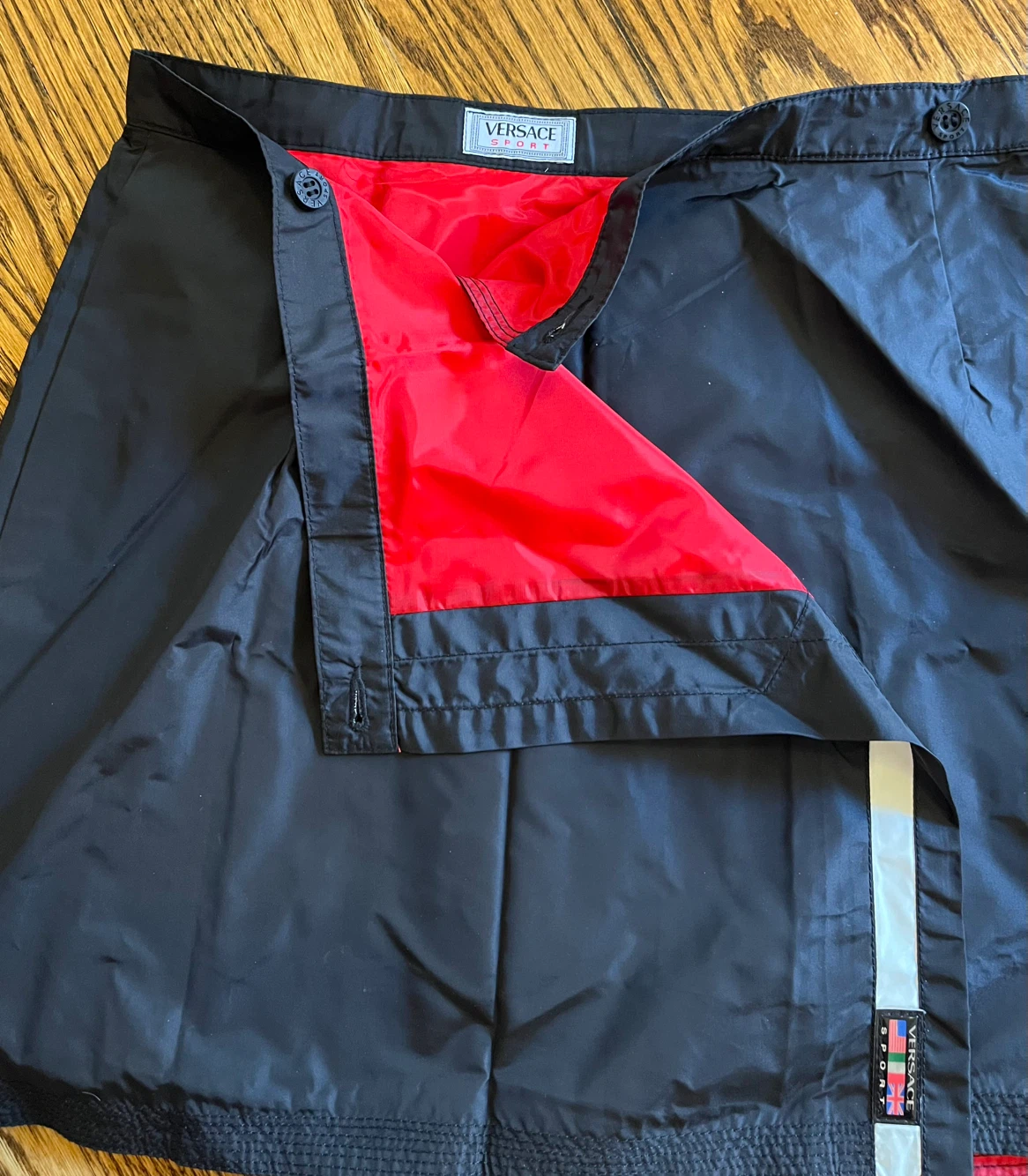 Versace Vintage Sport Black & Red Skirt - photo 3