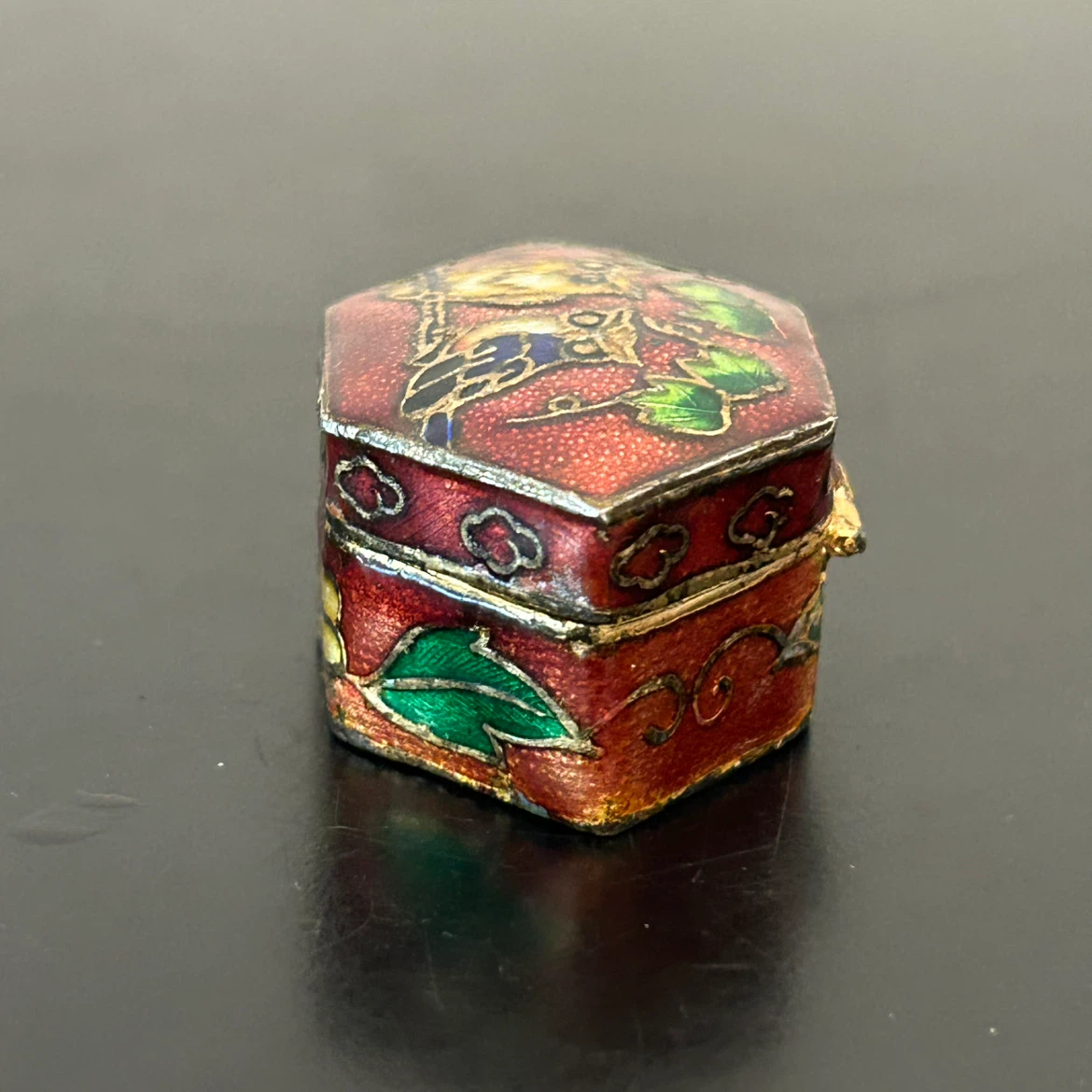 Vintage Mini Cloisonné Brass Hinged Pill Box - photo 3