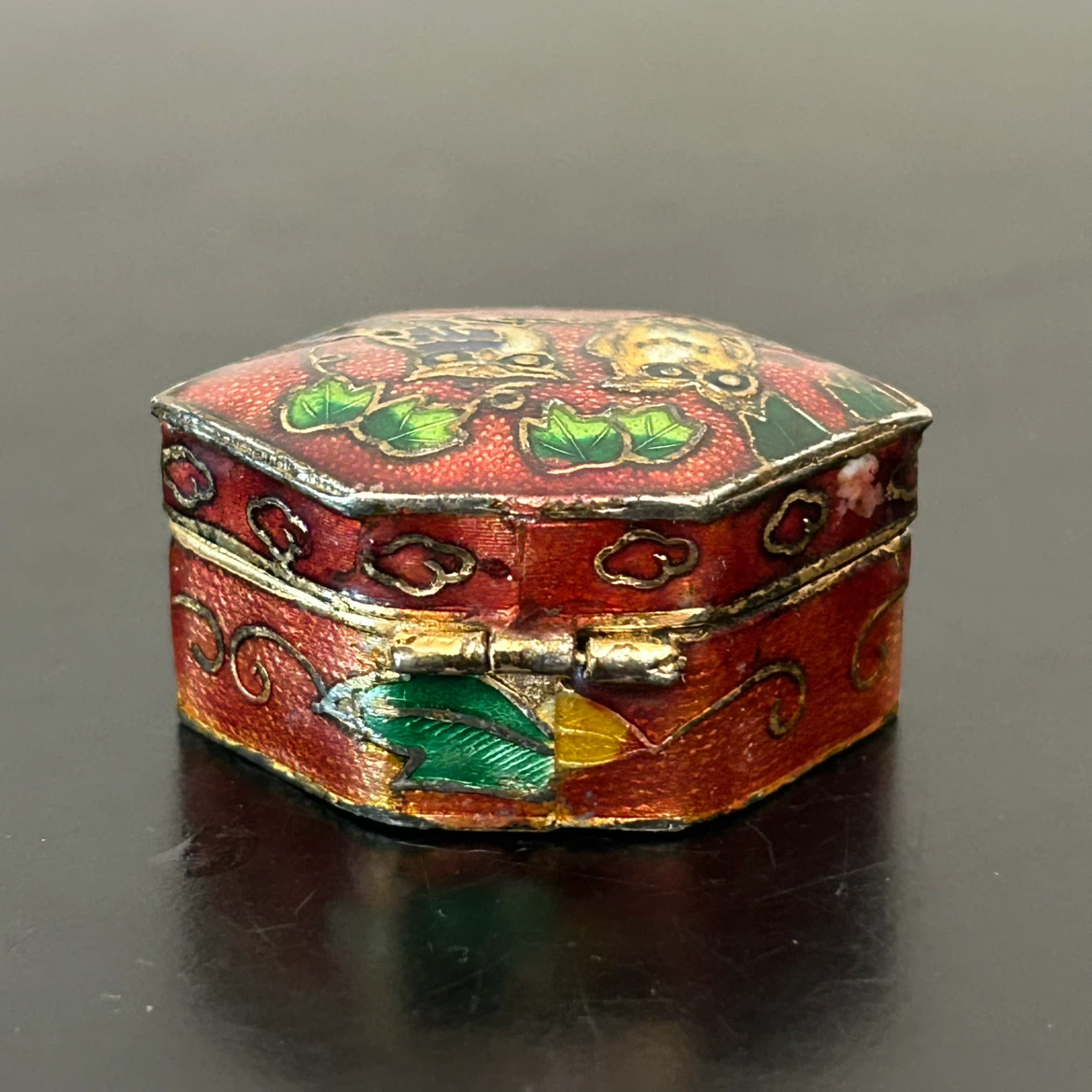 Vintage Mini Cloisonné Brass Hinged Pill Box - photo 4