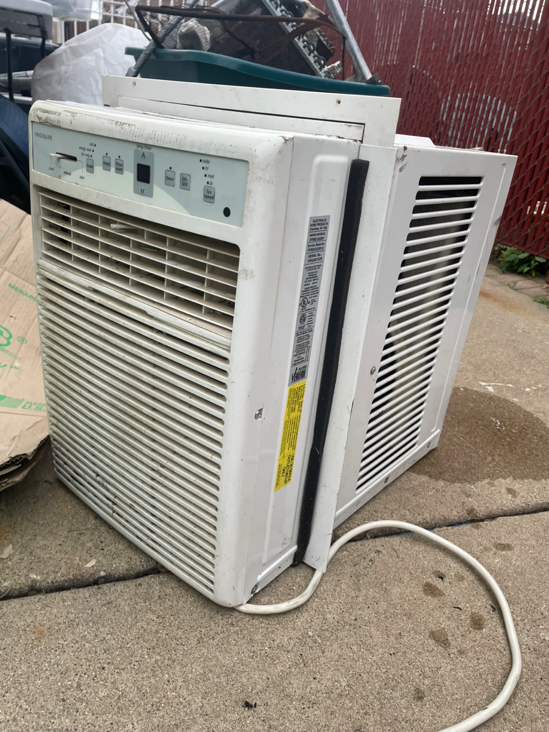 Frigidaire 10,000 BTU  Window Air Conditioner FFRS1022R1