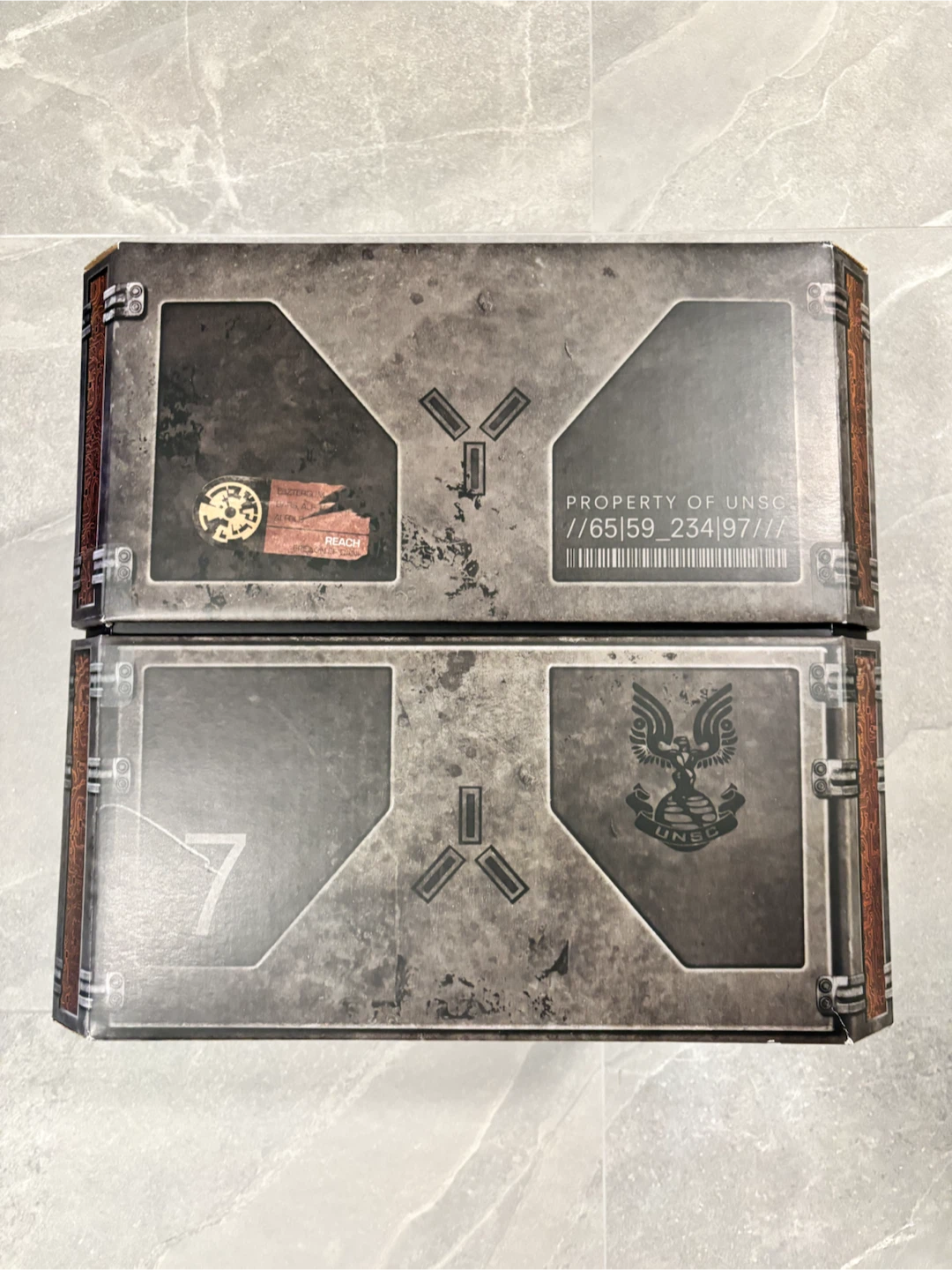 Halo Reach Legendary Edition Collectors Box - photo 3