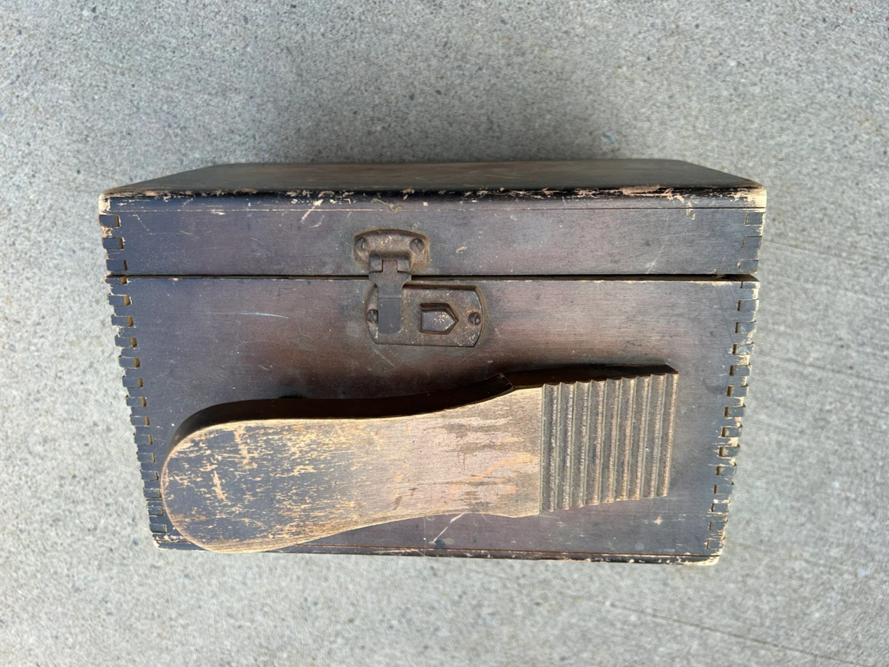 Vintage Wooden Shoe Shine Box with Accessories - photo 3
