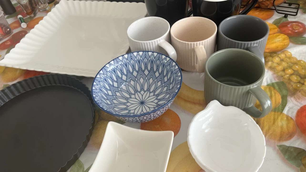 Assorted Kitchenware Set