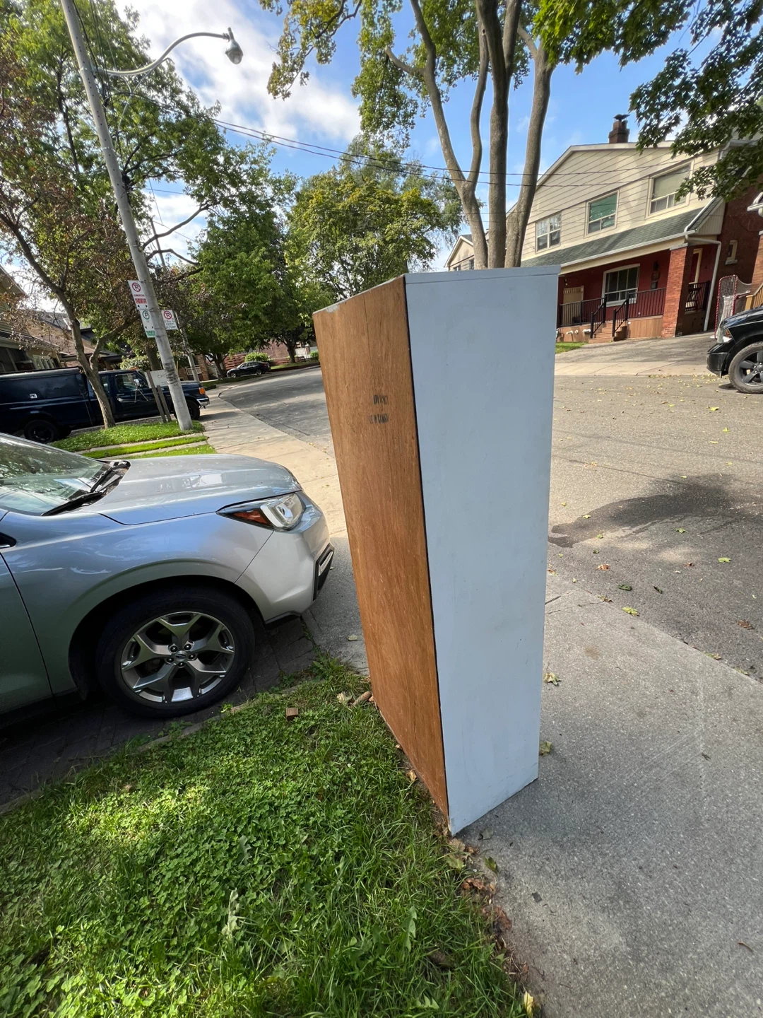 White bookshelf with drawers (free)
