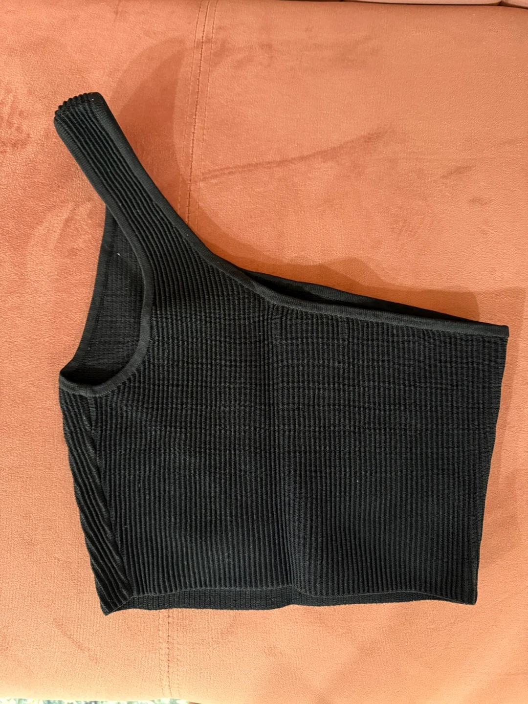 Babaton 1-shoulder sculpt knit crop top - photo 2