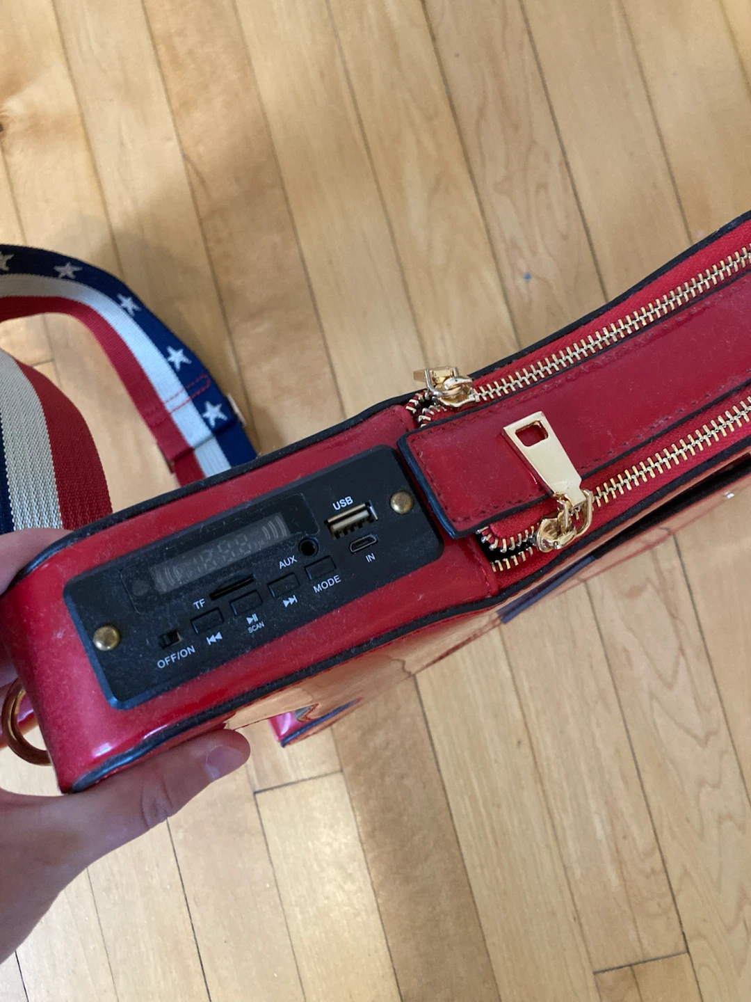 Rock n Roll Guitar Purse - photo 3
