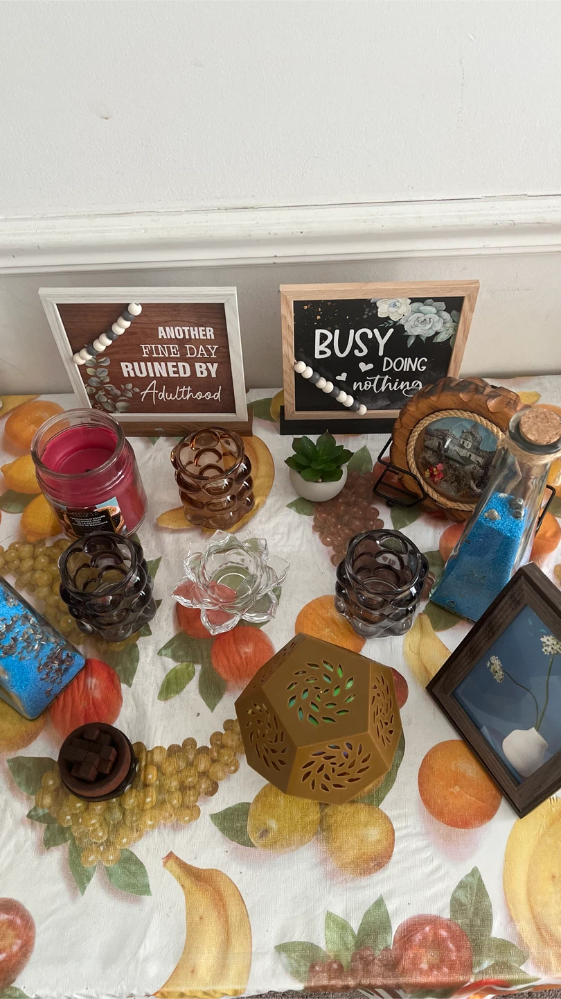 Assorted Home Decor Items