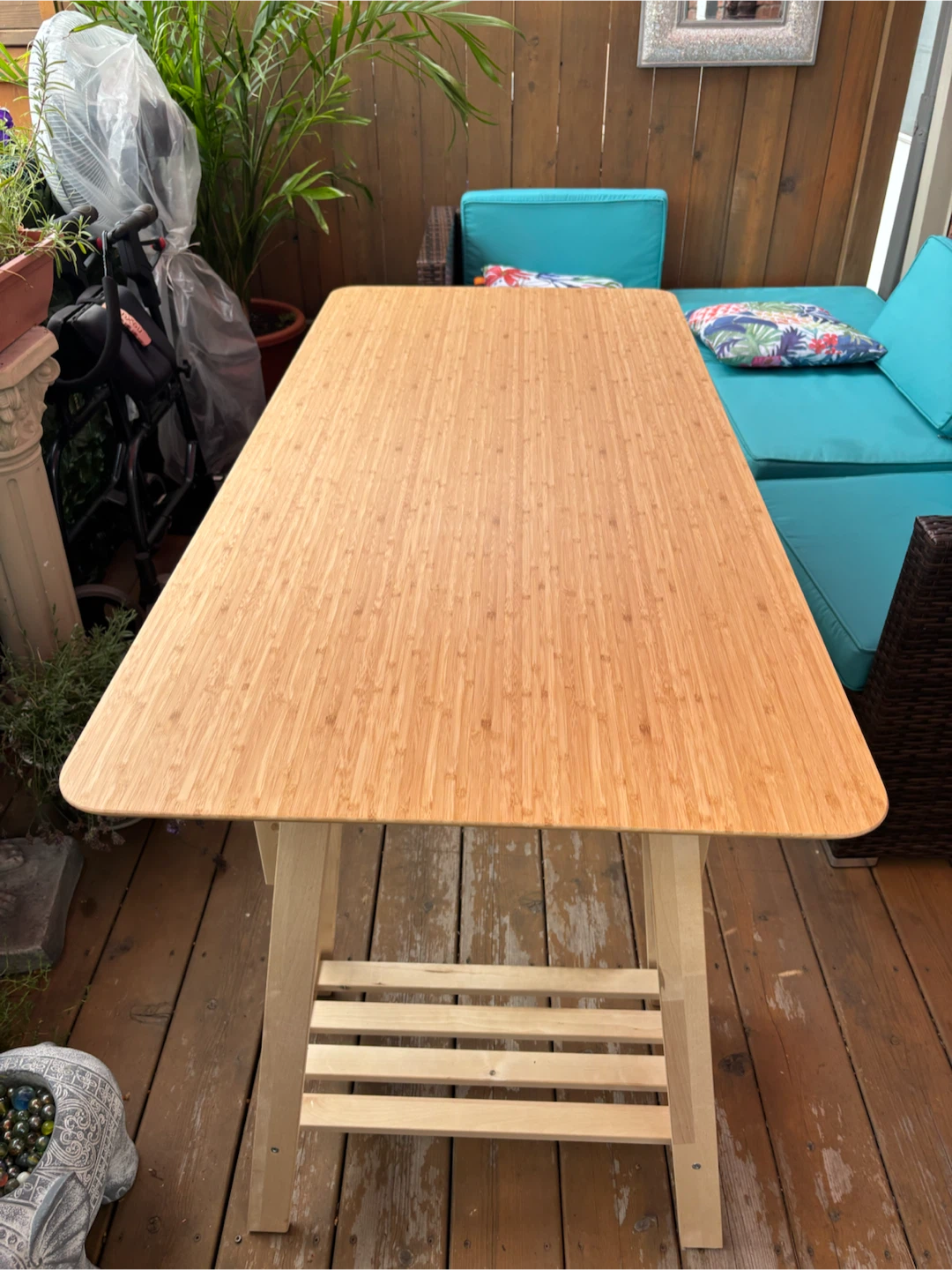 IKEA ANFALLARE /Mittback desk