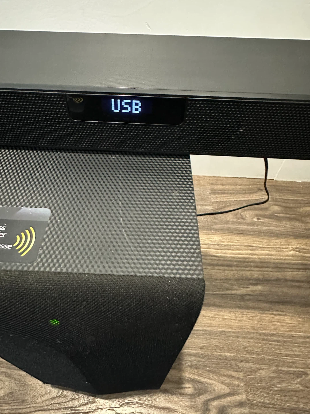LG Sound Bar with Wireless Subwoofer (HW-T40M/ZC) – Great Sound! - photo 4