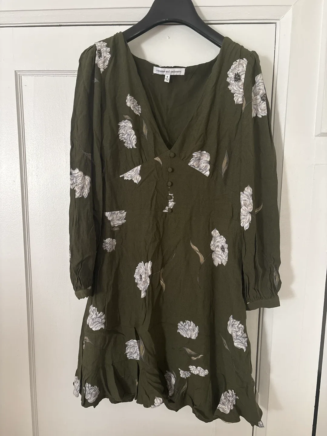 cupcakes and cashmere olive green floral dress size 8