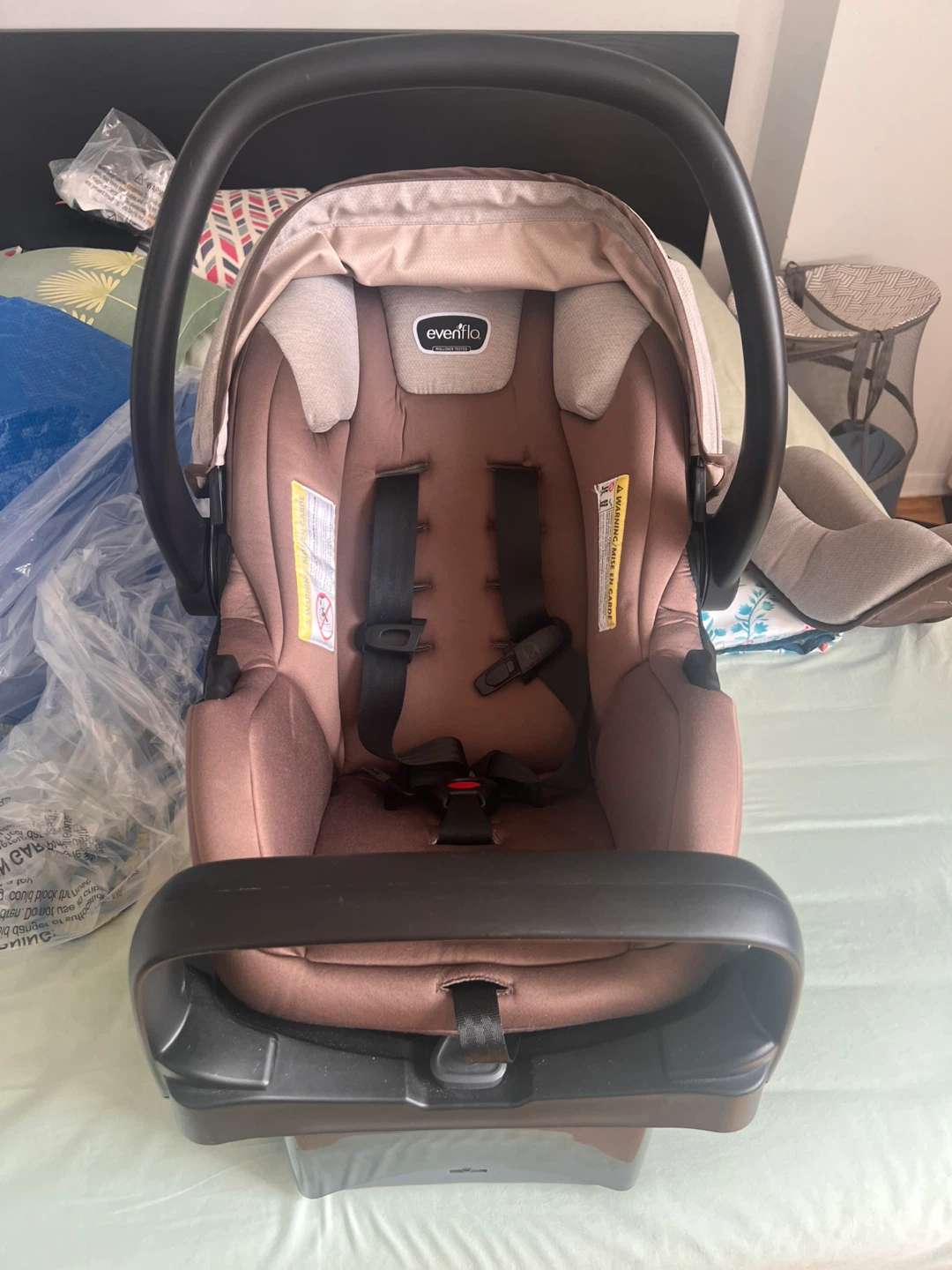 Evenflo LiteMax Infant Car Seat and Base - photo 5